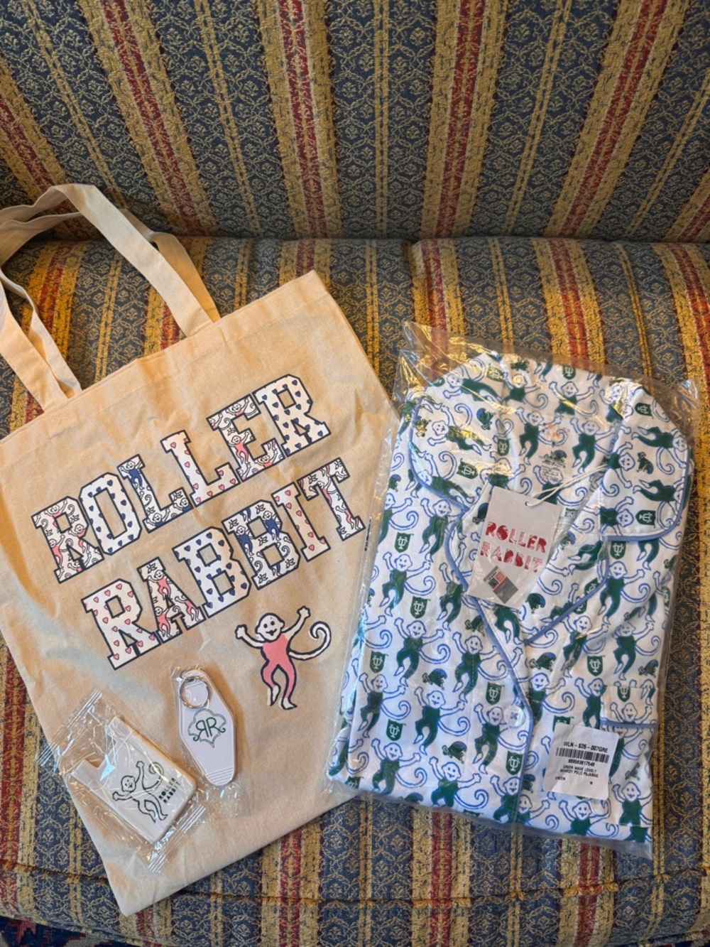 Roller Rabbit Tulane Pop-up Short Polo Pajamas Size Medium - TOTE INCLUDED!!